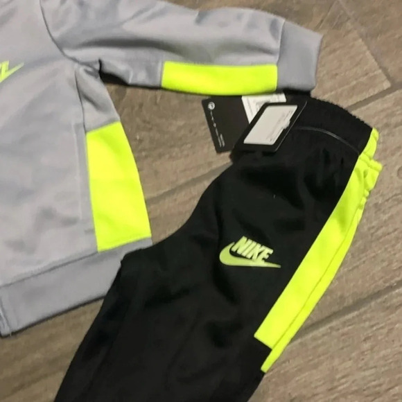 NWT Nike toddler jogger set with jacket yellow/black streetwear sportswear - Picture 3 of 4